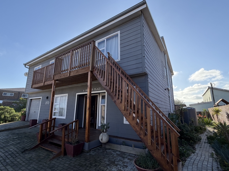 4 Bedroom Property for Sale in Kleinkrantz Western Cape